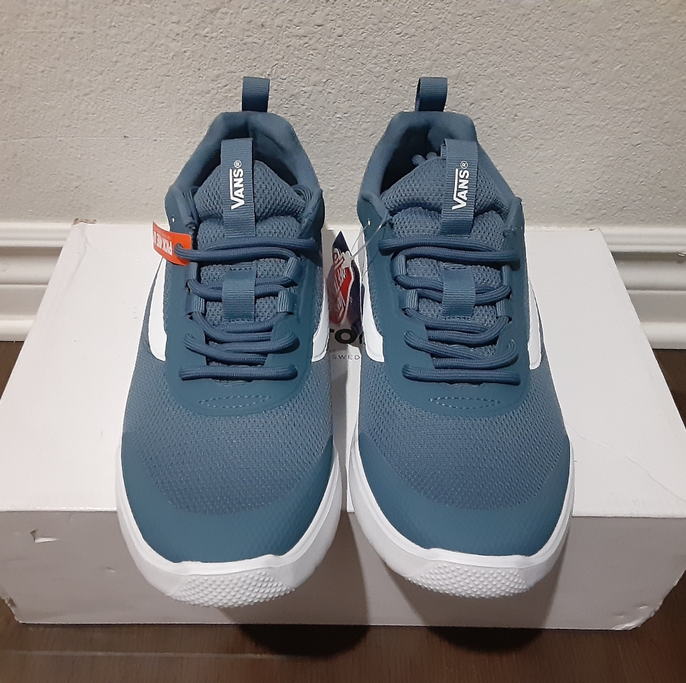 Vans - Picture 2 of 4